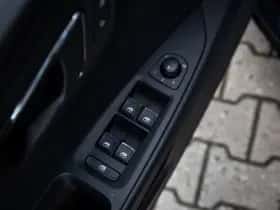 SEAT Leon (2018) thumbnail 22
