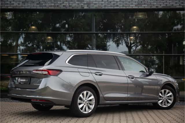 Škoda Superb (2024) thumbnail 3