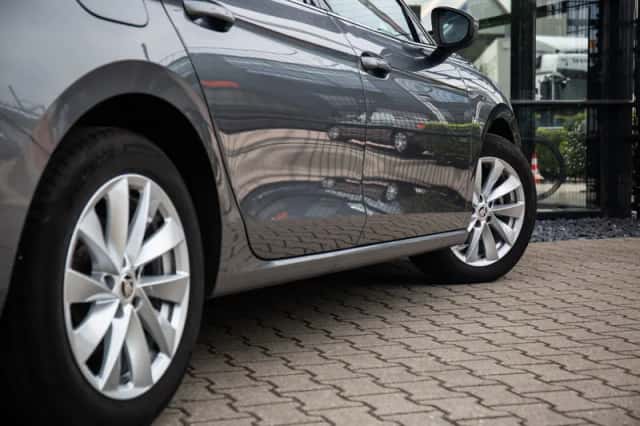 Škoda Superb (2024) thumbnail 5