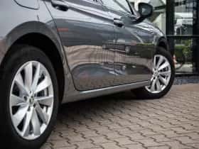 Škoda Superb (2024) thumbnail 5