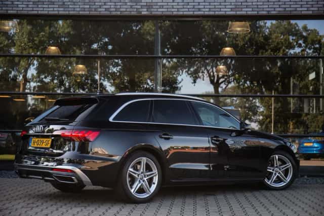 Audi A4 (2020) thumbnail 3