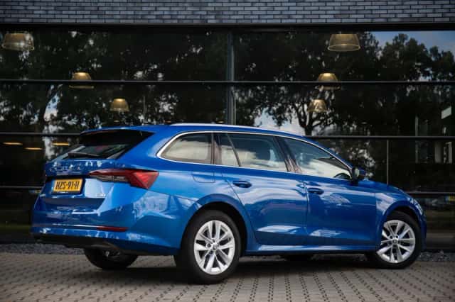 Škoda Octavia (2024) thumbnail 3