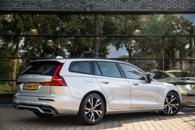 Volvo V60 (2020) thumbnail 3