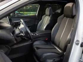 Peugeot 3008 (2016) thumbnail 3