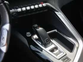 Peugeot 3008 (2016) thumbnail 5