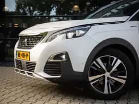 Peugeot 3008 (2016) thumbnail 8