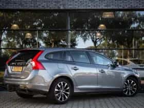 Volvo V60 (2017) thumbnail 2