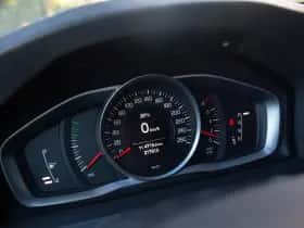 Volvo V60 (2017) thumbnail 11