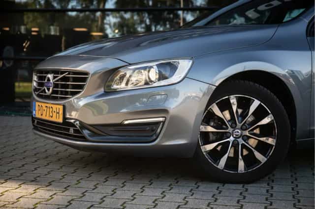 Volvo V60 (2017) thumbnail 5