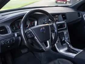 Volvo V60 (2017) thumbnail 9