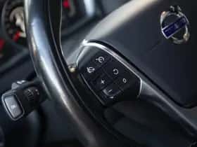 Volvo V60 (2017) thumbnail 10