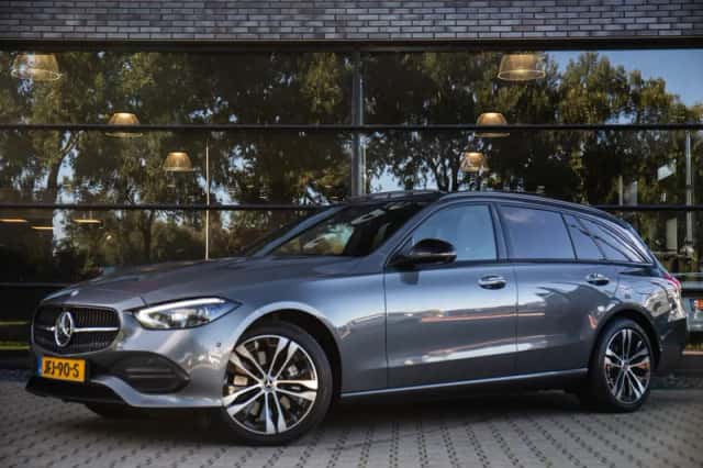 Mercedes-Benz C-Klasse (2023) thumbnail 2