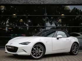 Mazda MX-5 (2021) thumbnail 2