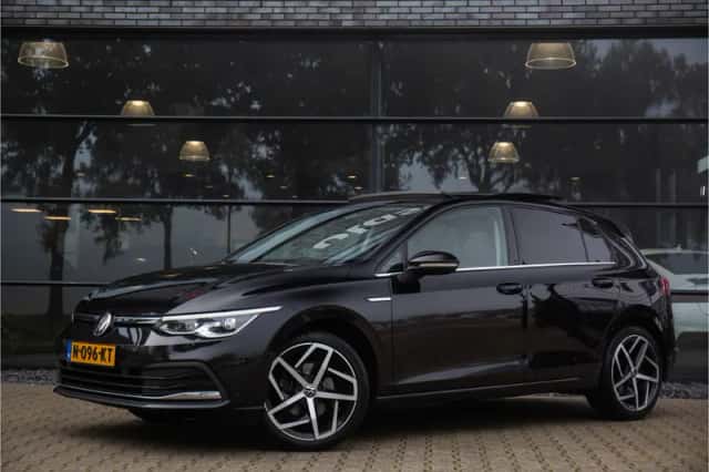 Volkswagen Golf (2020) thumbnail 2