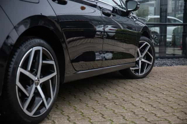 Volkswagen Golf (2020) thumbnail 5