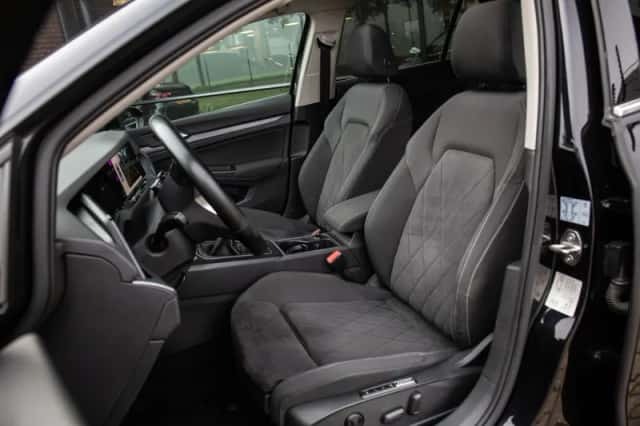 Volkswagen Golf (2020) thumbnail 6