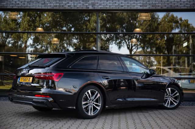Audi A6 (2023) thumbnail 2