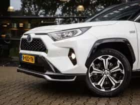Toyota RAV4 (2021) thumbnail 8