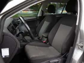Volkswagen Golf (2013) thumbnail 3