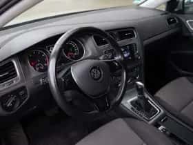 Volkswagen Golf (2013) thumbnail 4