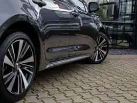 Toyota Corolla (2023) thumbnail 9