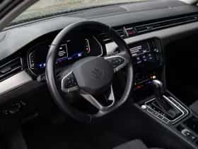Volkswagen Passat (2019) thumbnail 4
