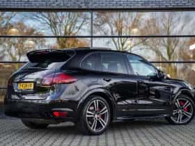 Porsche Cayenne (2012) thumbnail 2