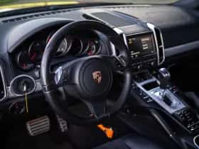 Porsche Cayenne (2012) thumbnail 9