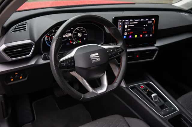 SEAT Leon (2021) thumbnail 4