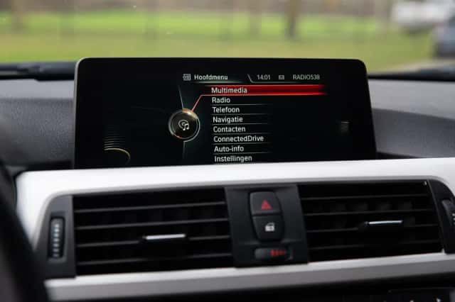 BMW 3-Serie (2016) thumbnail 4