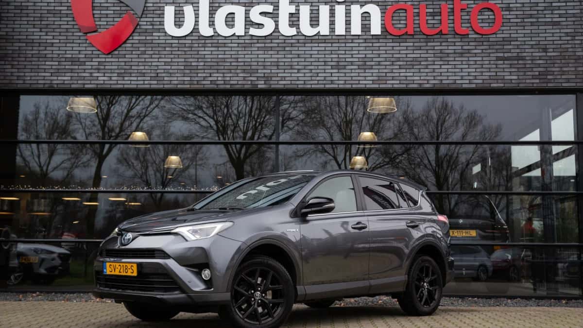 Toyota RAV4 (2017) — foto 1
