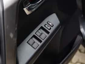 Toyota RAV4 (2017) thumbnail 22