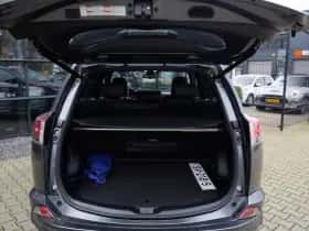 Toyota RAV4 (2017) thumbnail 24