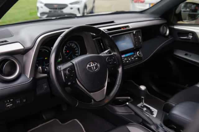 Toyota RAV4 (2018) thumbnail 4