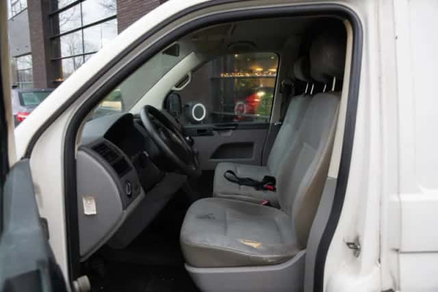 Volkswagen Transporter (2005) thumbnail 5