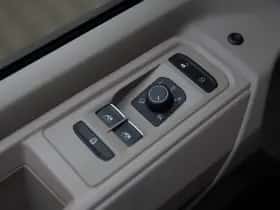 Volkswagen California (2025) thumbnail 31