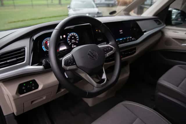 Volkswagen California Ocean (2025) thumbnail 5