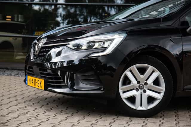 Renault Clio (2022) thumbnail 4