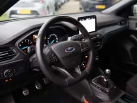 Ford Focus (2022) thumbnail 4