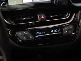 Toyota C-HR (2020) thumbnail 16