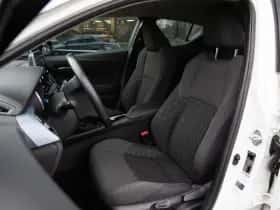 Toyota C-HR (2020) thumbnail 3
