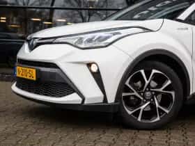 Toyota C-HR (2020) thumbnail 9