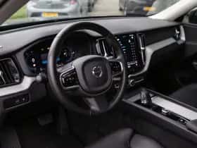 Volvo XC60 (2022) thumbnail 5