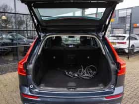 Volvo XC60 (2022) thumbnail 9