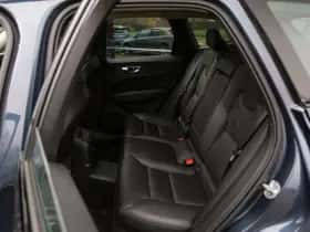 Volvo XC60 (2022) thumbnail 10