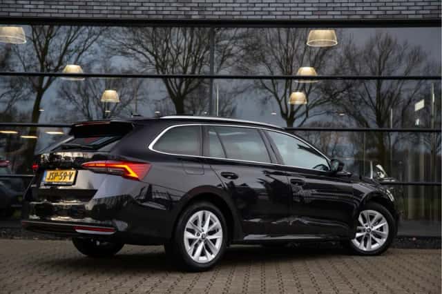 Škoda Octavia (2025) thumbnail 2