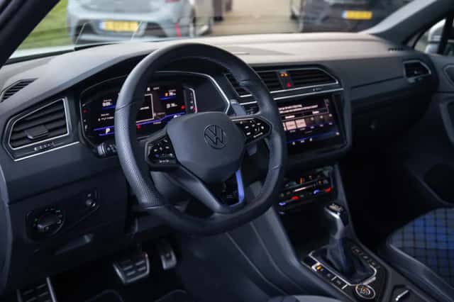 Volkswagen Tiguan (2022) thumbnail 4