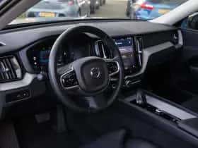 Volvo XC60 (2022) thumbnail 5