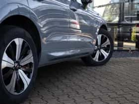 Volvo XC60 (2022) thumbnail 9