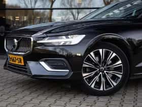 Volvo V60 (2022) thumbnail 8